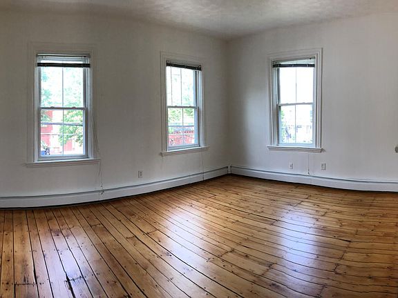 2nd image of 47 John St Floor 2