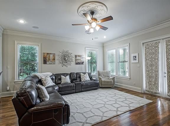 4th image of 707 Rosewood Dr