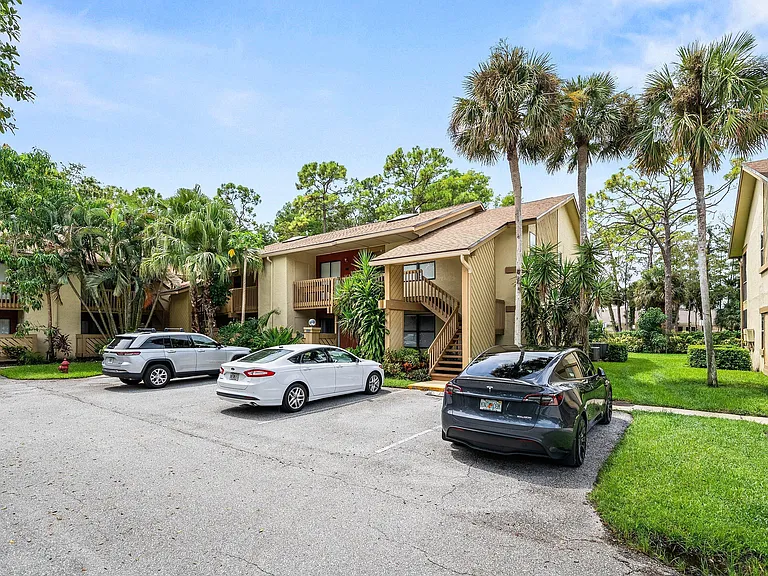 13105 Belhaven Ct #15 — Photo 30