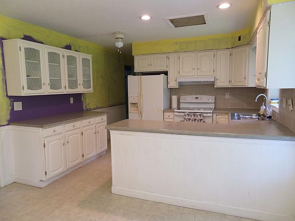 3rd image of 2702 Martin Manor Dr