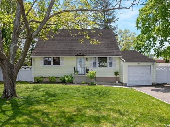 92 Kobb Boulevard, West Islip, NY 11795
