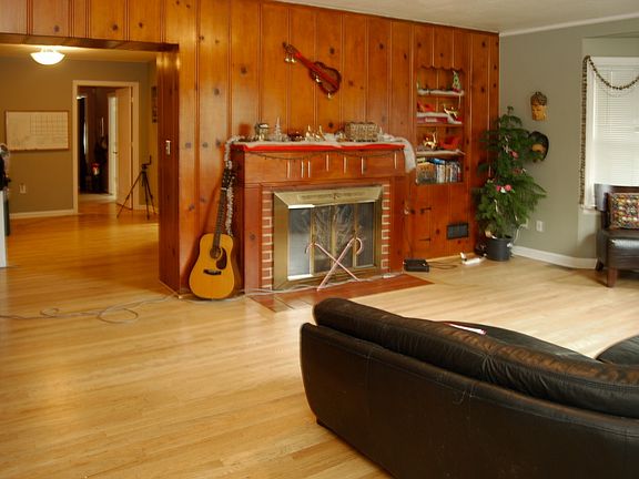 4th image of 505 E McLoughlin Blvd