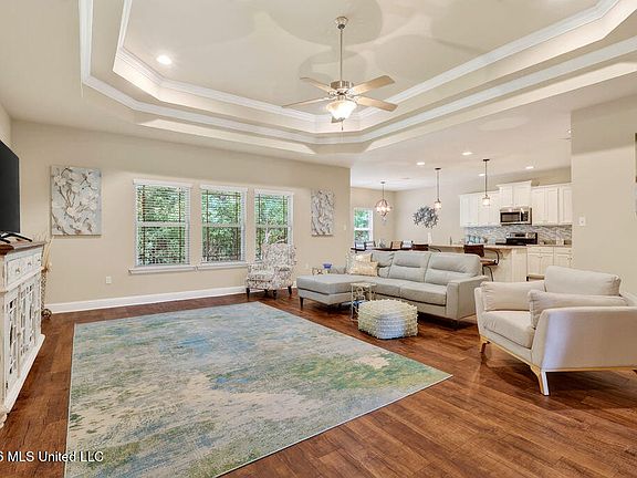 5th image of 9044 River Birch Dr