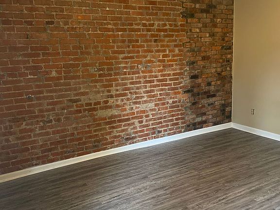 3rd image of 807-809 E Maple St Unit 4909349