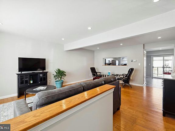 4th image of 9226 Jessica Dr