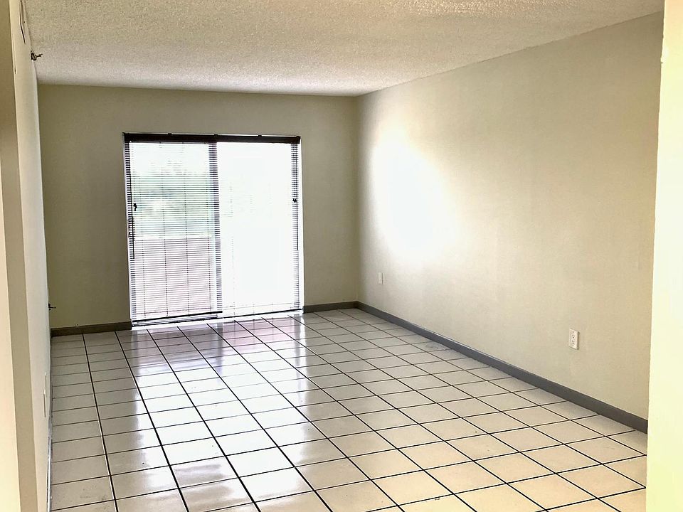 1st image of 900 NW 32nd Pl #510