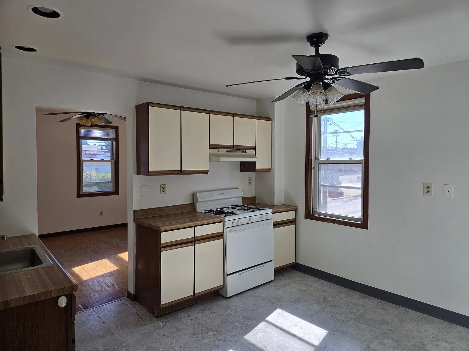 1 bed, 500 sqft, $825 — Photo 3