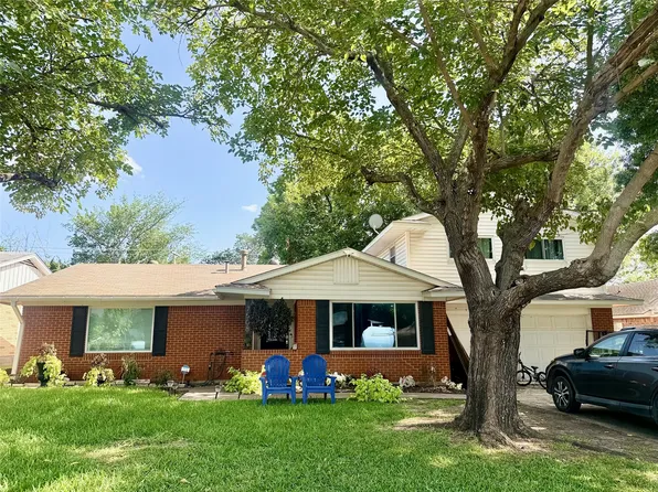 7508 S College Cir, North Richland Hills, TX 76180