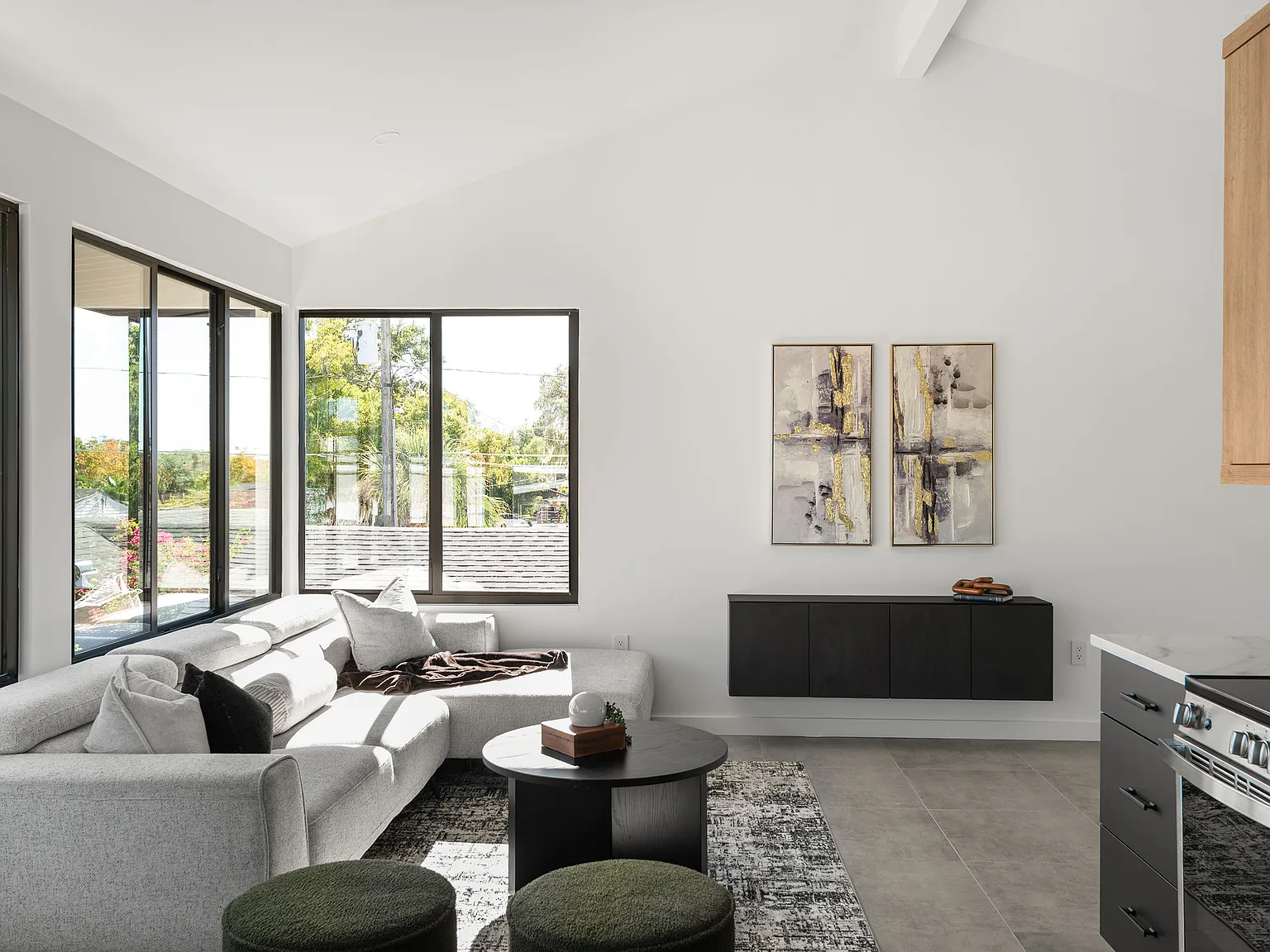 1 bed, 650 sqft, $2,200 — Photo 4