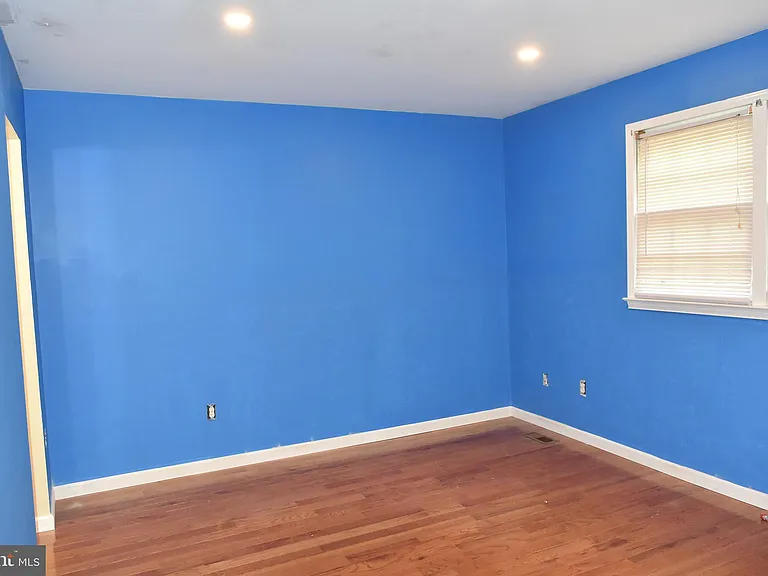 4557 King Edward Ct — Photo 33