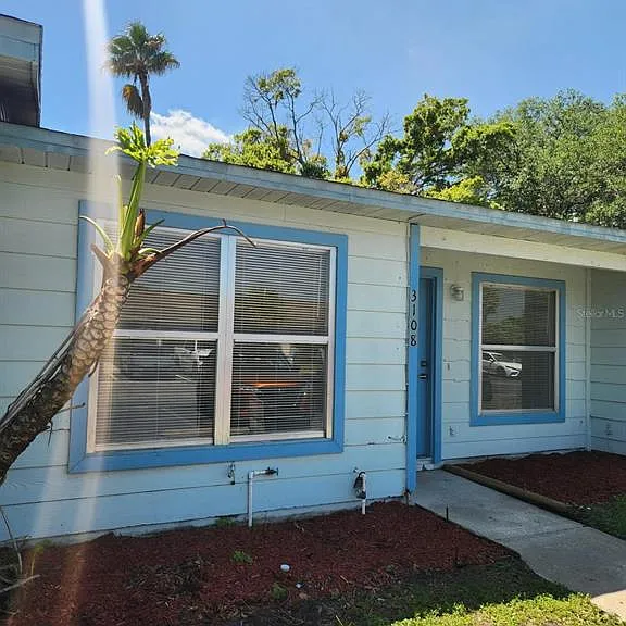 3108 E Tower Ct — Photo 2