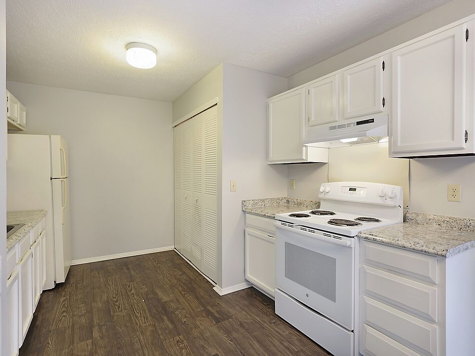 1st image of 119 Five Oaks Dr