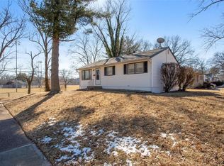 1102 Edgehill Dr, Saint Louis, MO