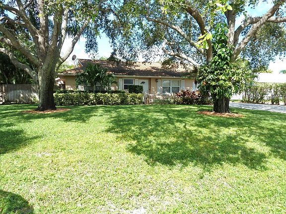 5th image of 19046 SE Mayo Dr