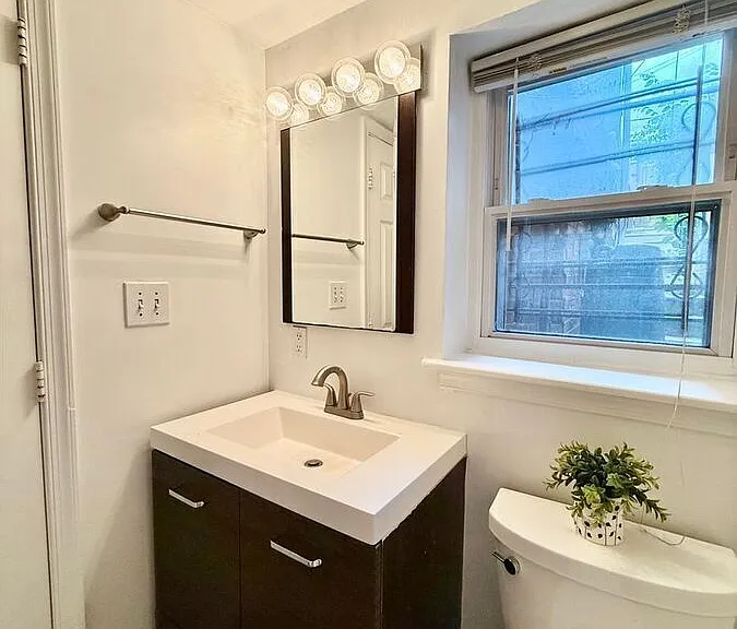 127 Adams St NW #B — Photo 11