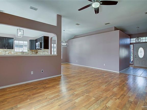 4th image of 2317 Oriole Ave