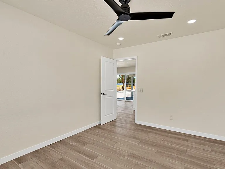 15262 El Centro Rd — Photo 18