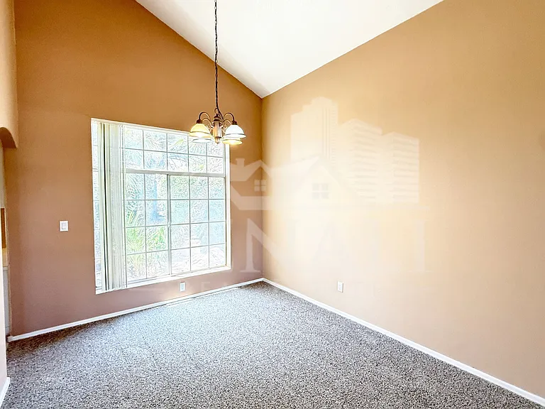 1425 E Chicago Cir — Photo 6