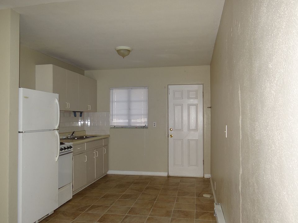 2nd image of 5602 Gulfport Blvd S APT 3