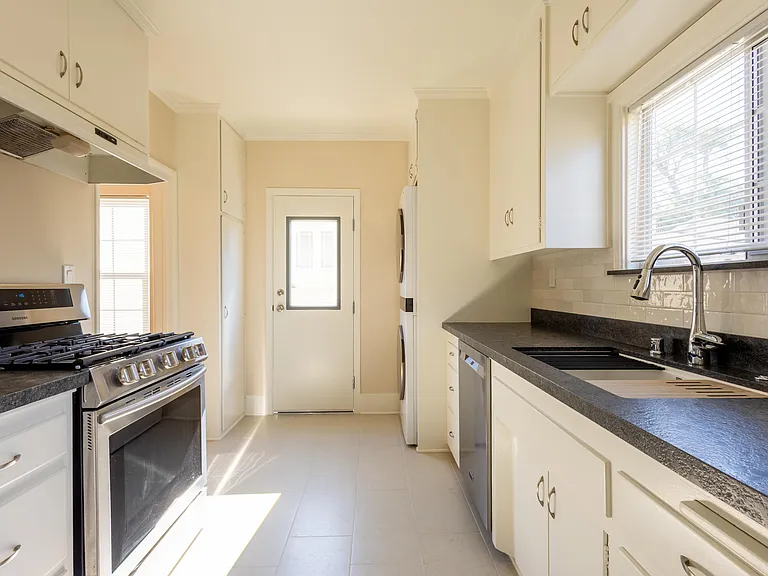 2429 Birch St — Photo 3