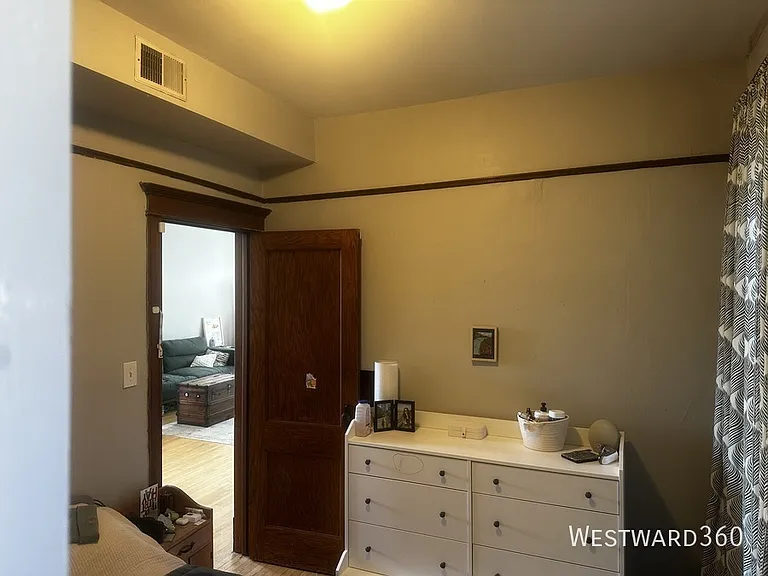 2035 N Sawyer Ave #2 — Photo 8