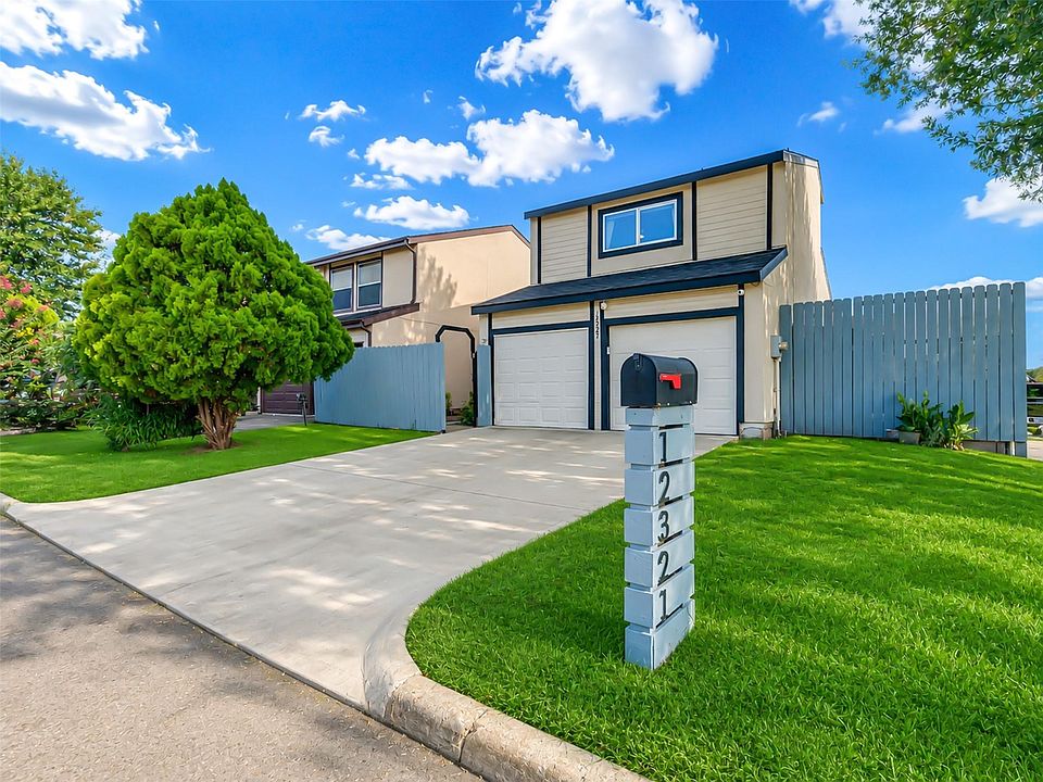 1st image of 12321 Corona Ln