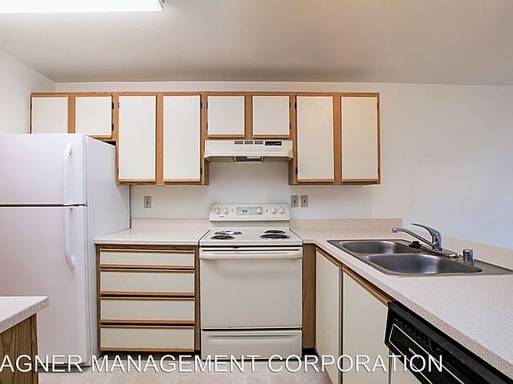2nd image of 515 112th St SE Unit B2