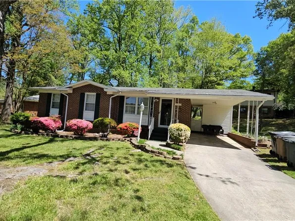 2100 Bywood Rd, Greensboro, NC 27405