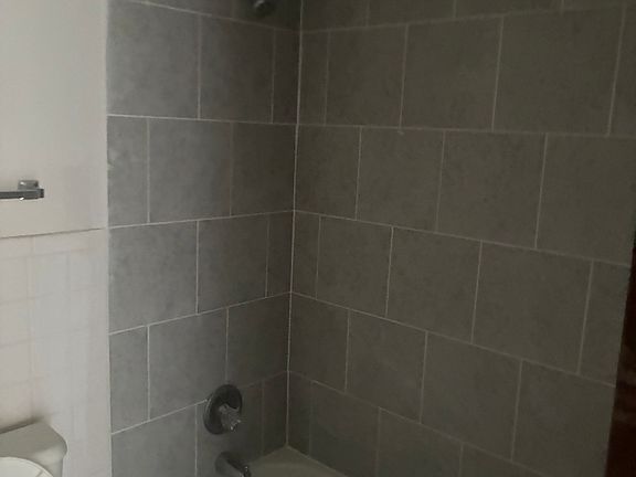 3rd image of 292 Station Dr APT 3A