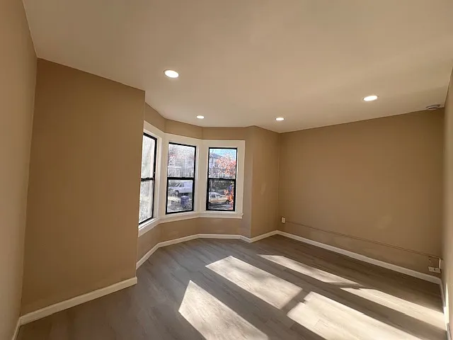 2065 Alameda Ave — Photo 5