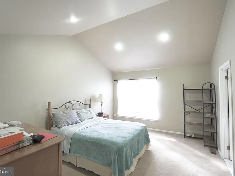 2041 Greenes Way Cir — Photo 18