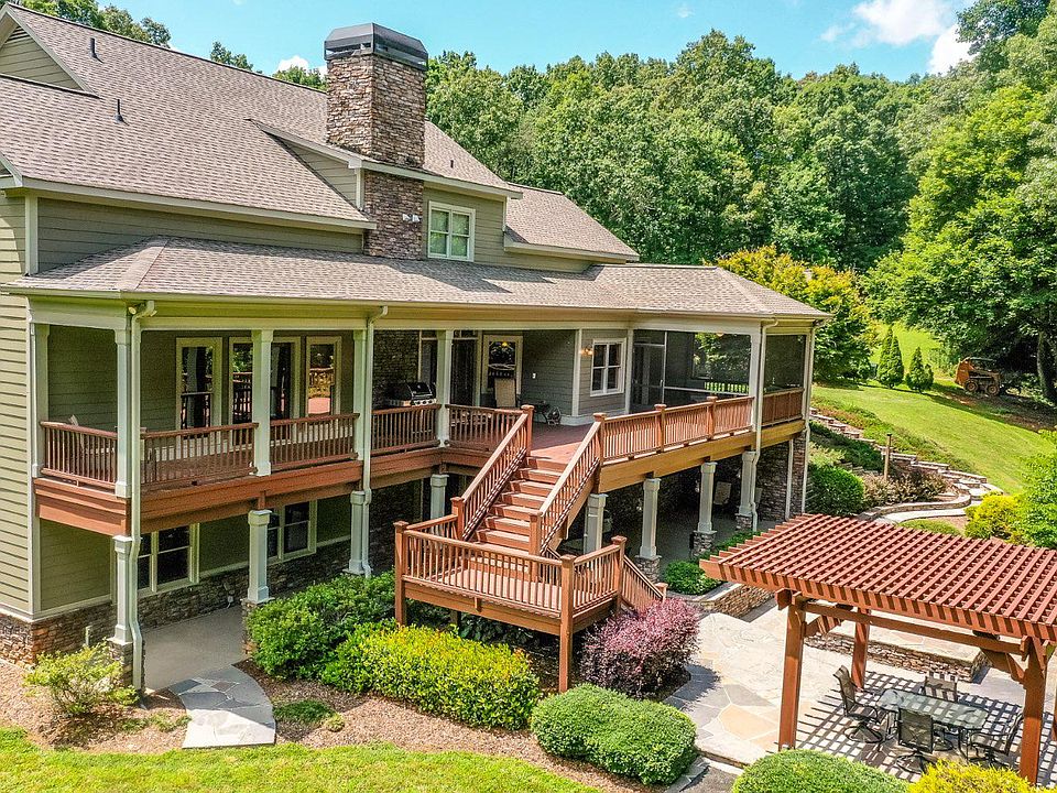2nd image of 1020 Knight Rd