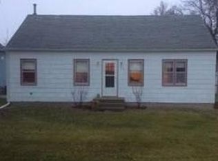 110 E Vinton St, Coggon, IA