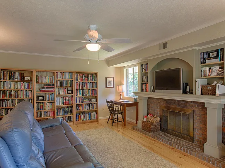 600 Manhattan Dr #D12 — Photo 5