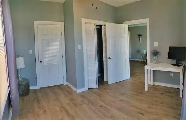 1200 W Summit Ave — Photo 2