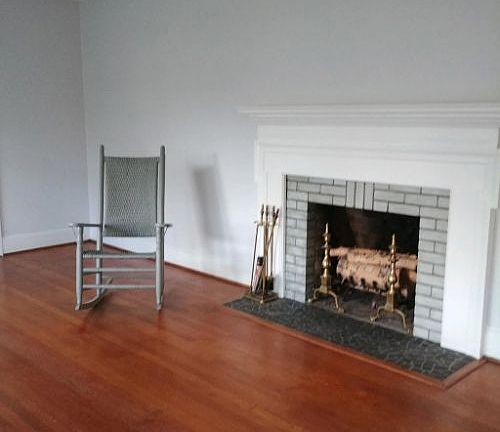 3rd image of 18 Meadville Dr
