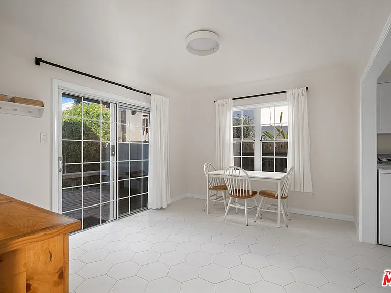 819 Crestmoore Pl — Photo 7