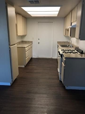 1st image of 8401 Cottonwood Ave APT 121