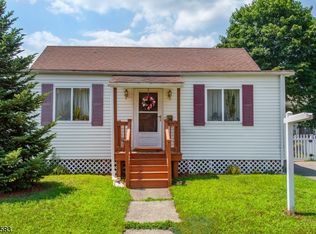 130 Jackson St, Haskell, NJ 07420