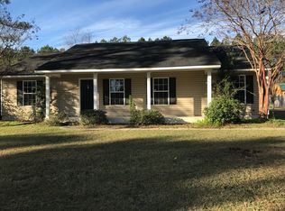 1410 Deer Run Cir, Tifton, GA 31793