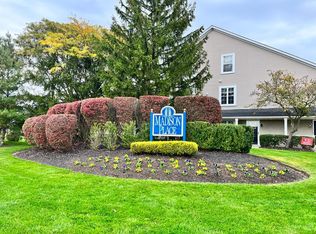 605 Saxony Dr #605, Mount Laurel, NJ 08054