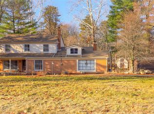 21875 Beech Rd, Southfield, MI 48033