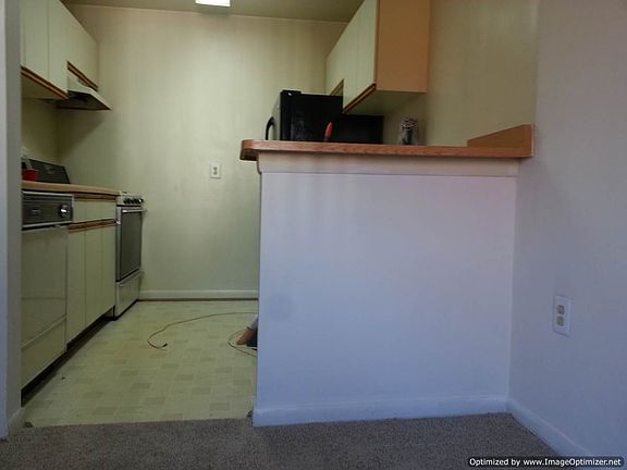 3rd image of 2841 Windsor Dr APT 203