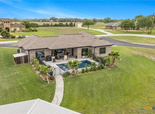 415 Juniper Trl, Yoakum, TX 77995