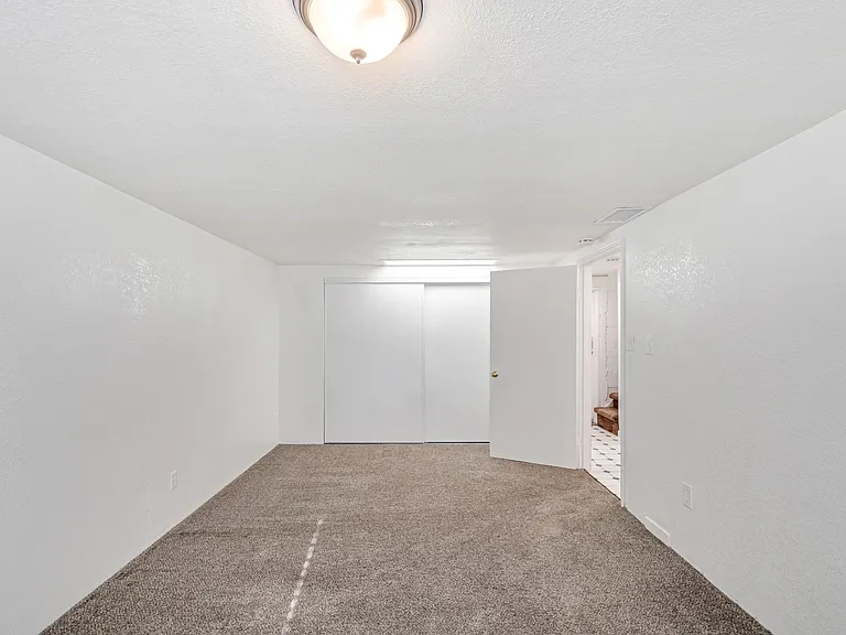 10177 Hawley Rd — Photo 41