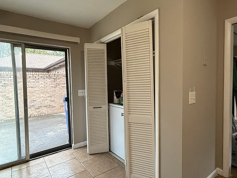 330 Forest Pl — Photo 14