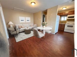 1913 Chambers Rd, Saint Louis, MO 63136