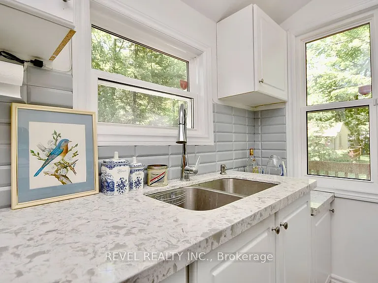 39 Domar Rd — Photo 9