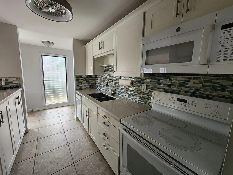 3057 Poipu Rd #B7 — Photo 9