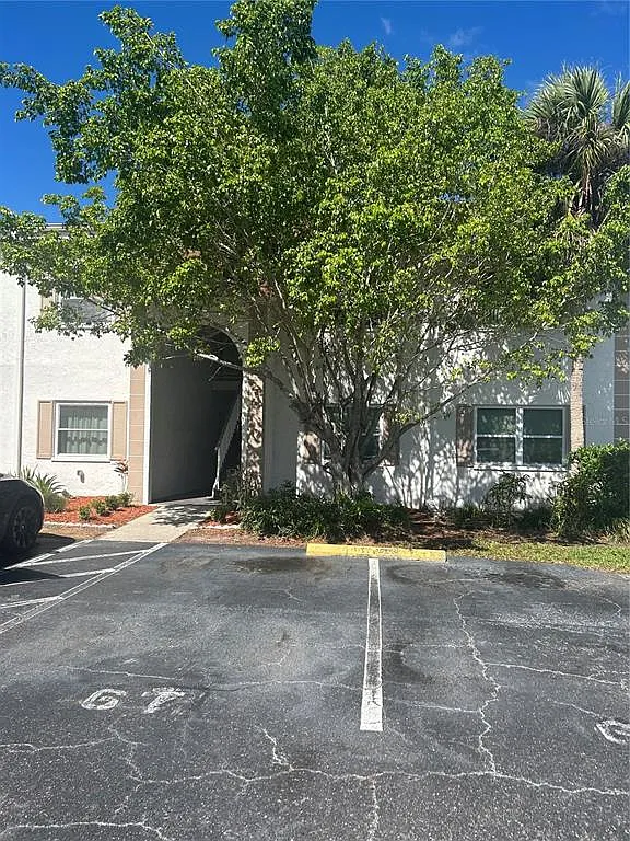 2 bed, 1.0 bath, 1087 sqft, $1,900 — Photo 2